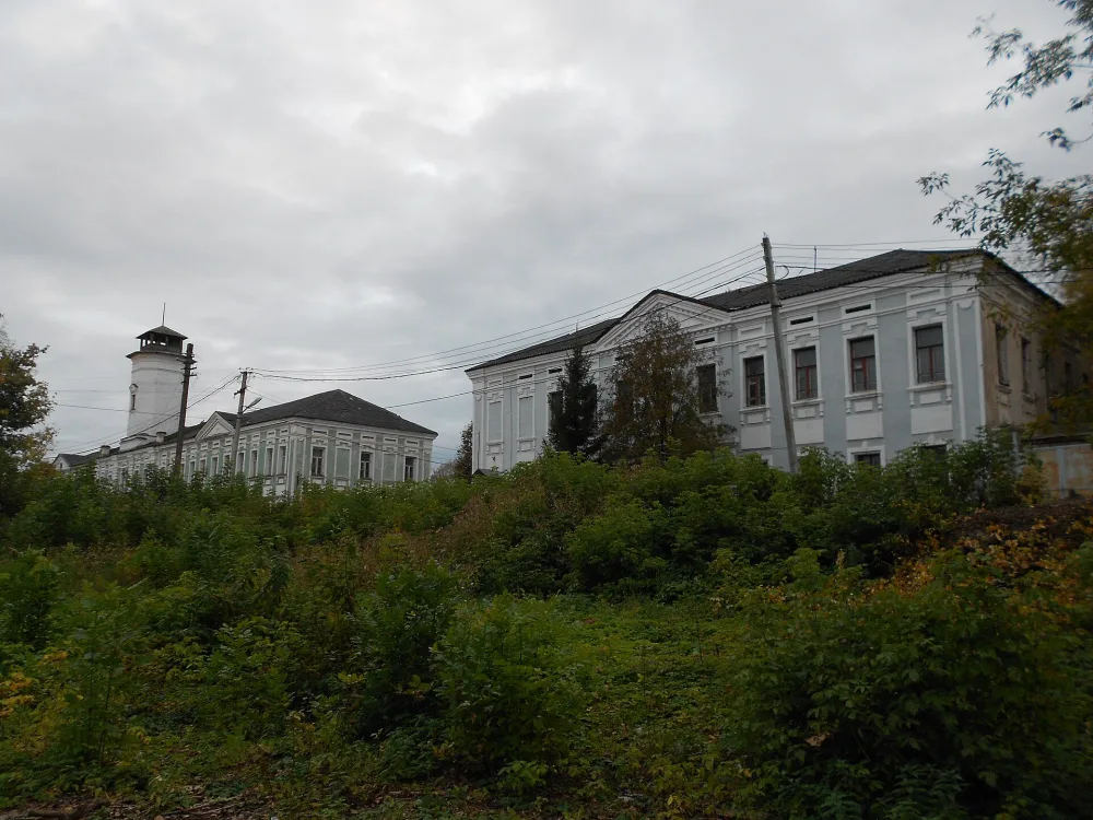 Комплекс административных зданий (с пожарной частью) (Вышний Волочёк)