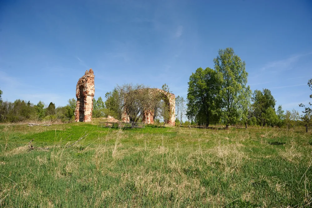 Церковь Воскресения Христова (Першино)