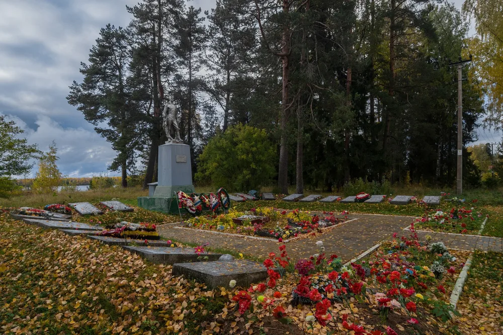 Братская могила советских воинов, погибших в борьбе с фашистами (Свирьстрой)