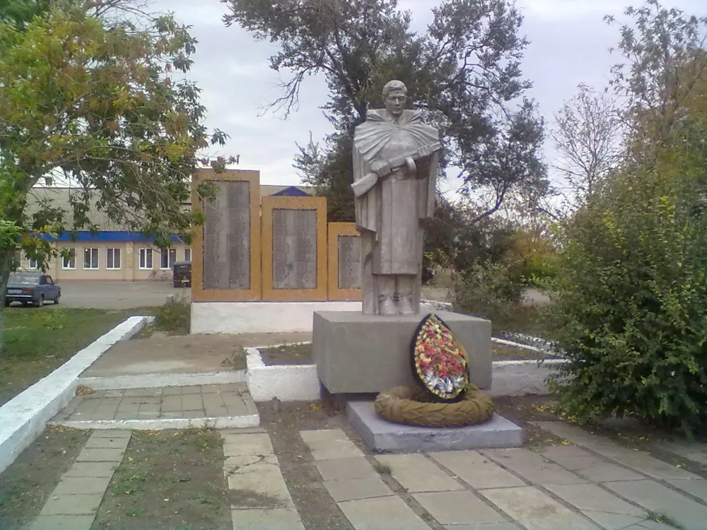 Братская могила участников гражданской войны, погибших в борьбе за власть Советов