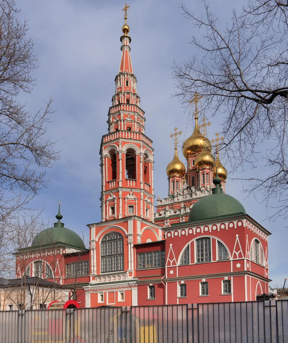 2-й Кадашёвский переулок колокольня между домами 5 и 7