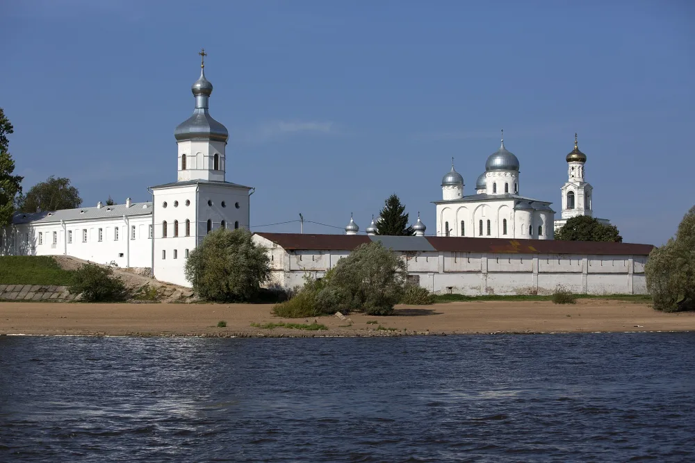 Корпус восточный братский (Лебяжий) (Великий Новгород)