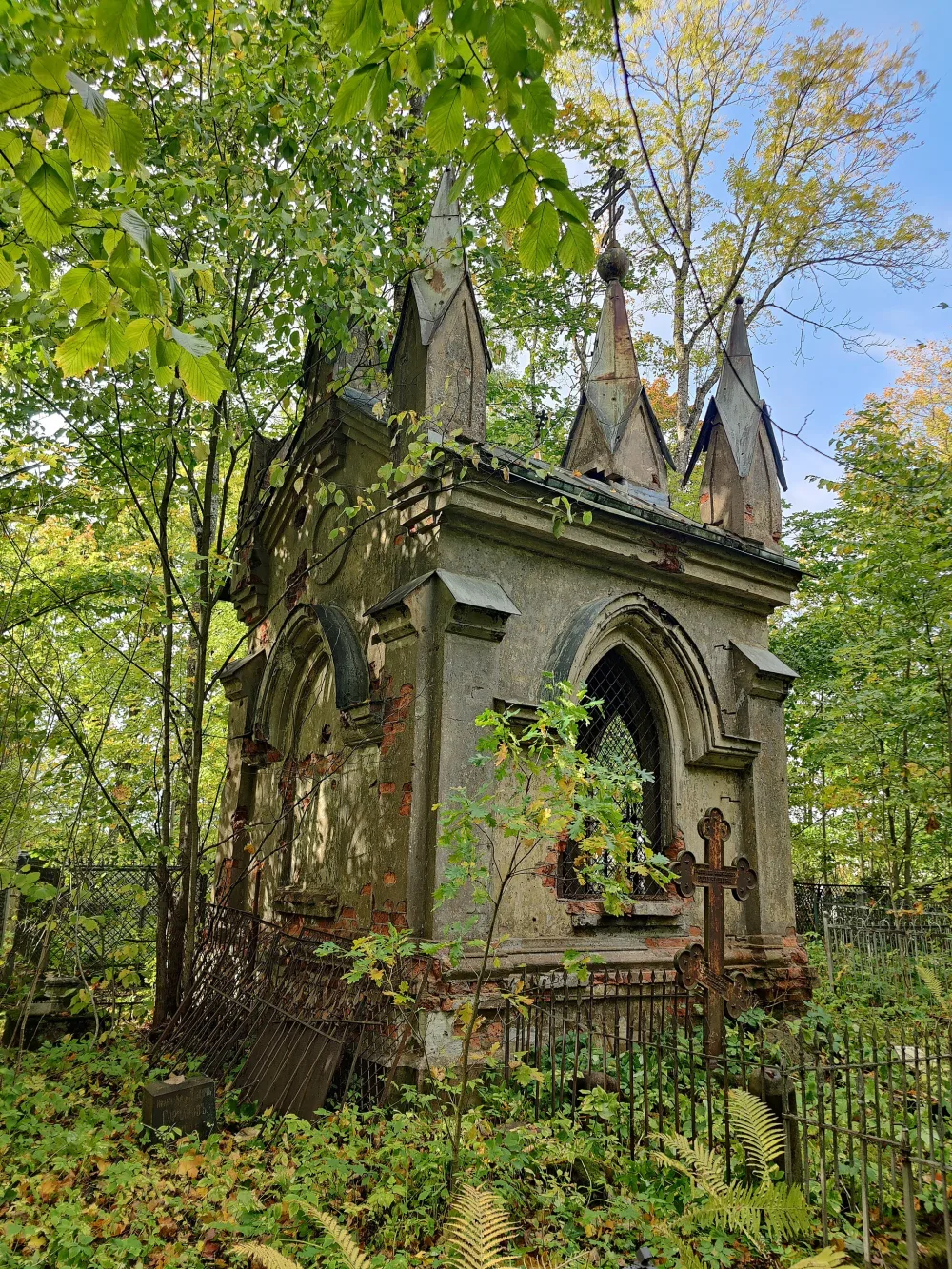 Усыпальница семьи Лаврецовых (Ивангород)
