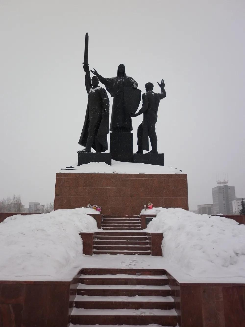 Памятник героям фронта и тыла