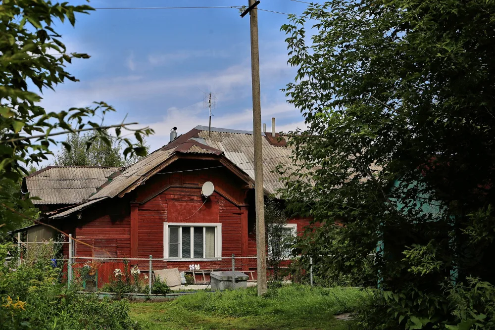 Дом, в котором родился и с 1919 по 1922 г. жил Герой Советского Союза В.И. Ястребцов (станция Нерль)