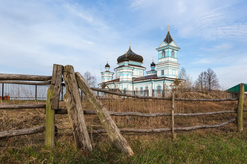 Церковь Живоносного источника Божьей Матери с интерьером (Журавкино)