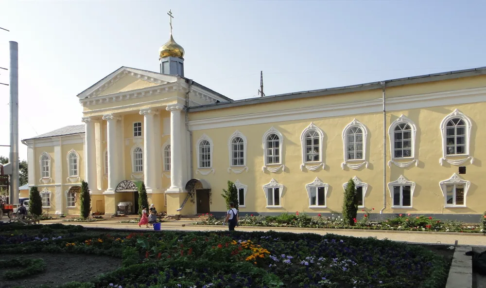 Трапезный корпус с церковью Вознесения Господня (Задонск)
