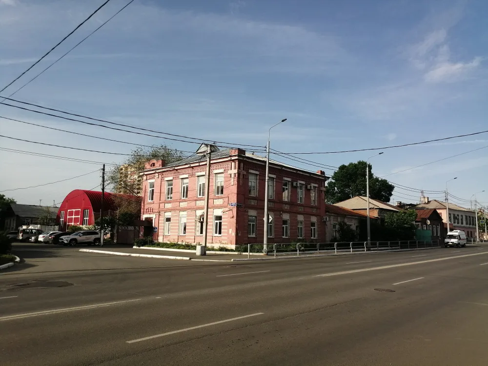 Особняк с флигелем (Оренбург)