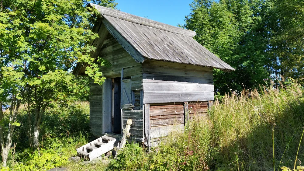 Часовня "над крестом" (Великогубское с.п.)