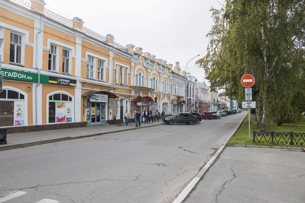 Административное здание (магазин Владимирова)