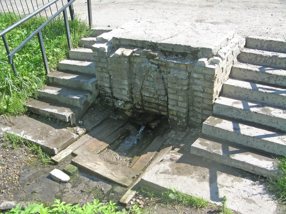 Источник (с архитектурным оформлением) (Красное Село)