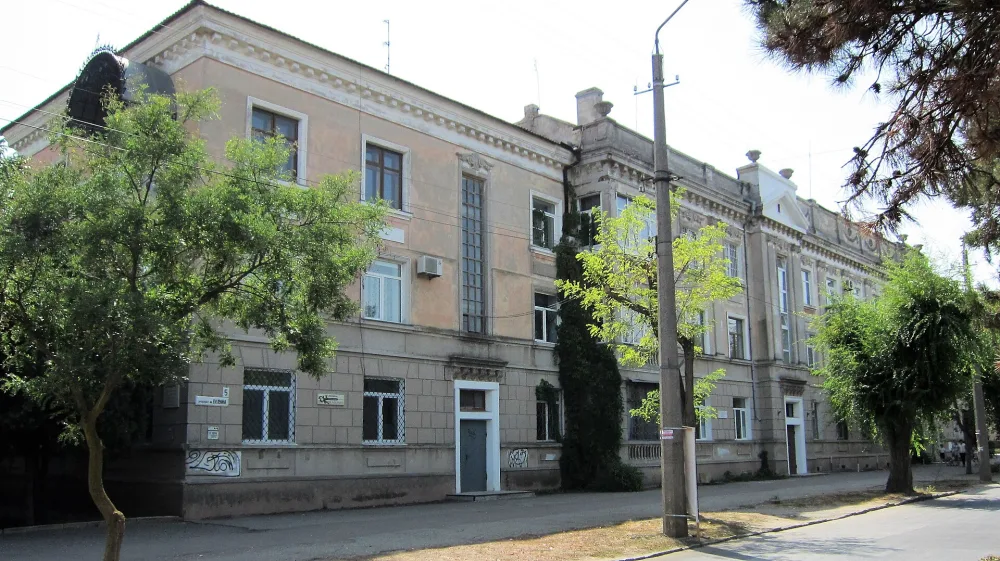 Lenina Avenue, 5 (Yevpatoria)