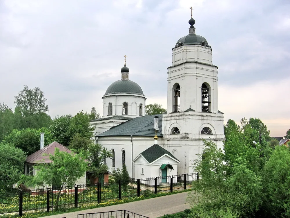 Церковь Святой Троицы в Троице-Сельцы