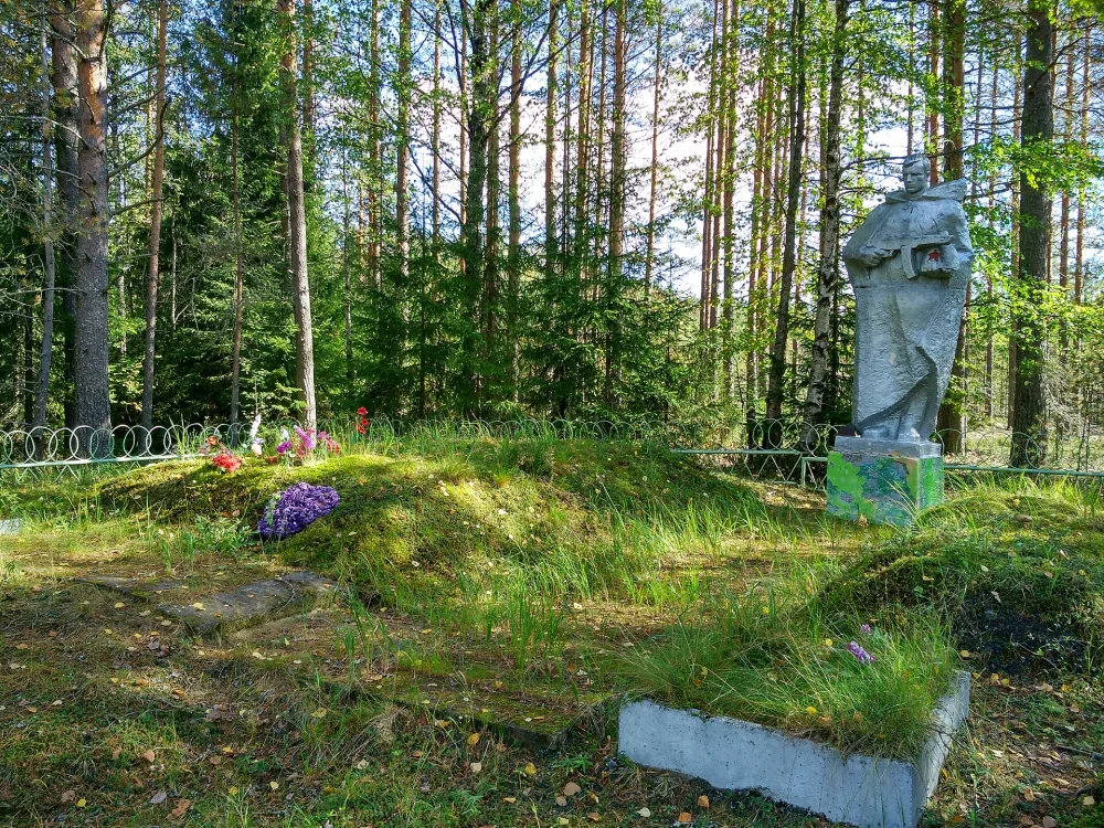 Братская могила советских воинов, погибших в боях с фашистскими захватчиками (Питкярантское г.п.)