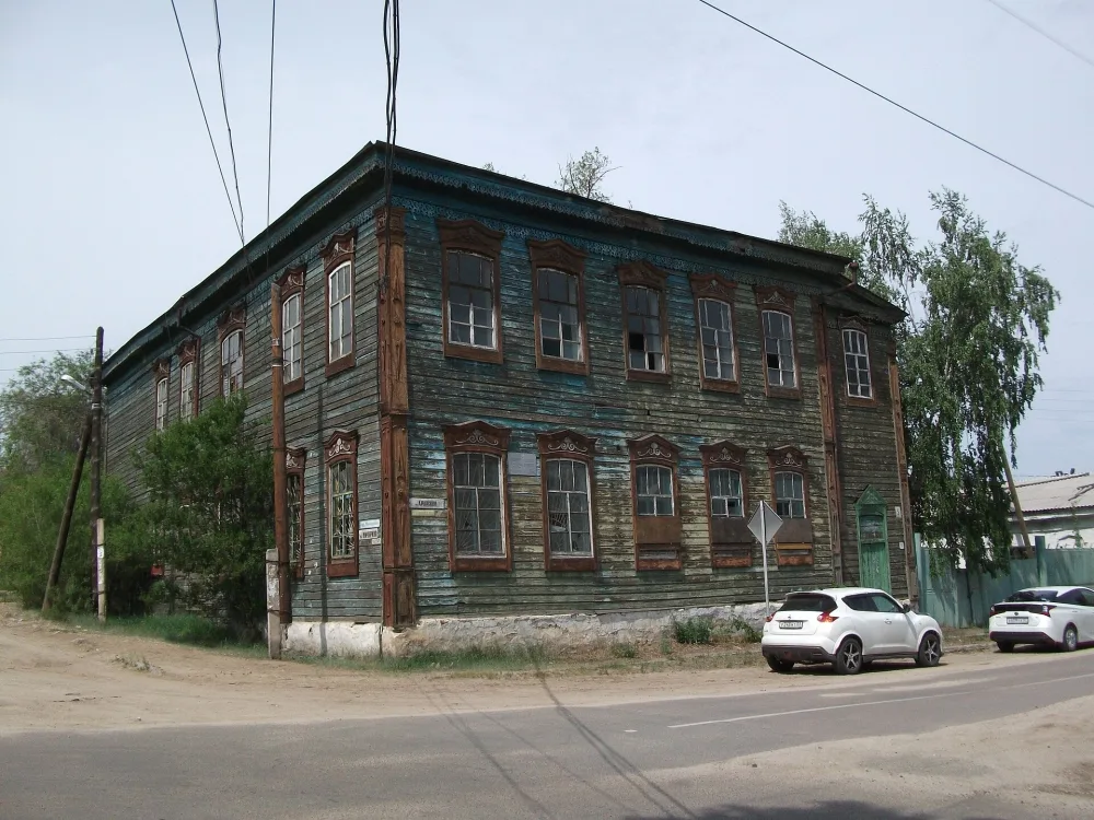 Дом, в котором в 1923 году останавливался во время следования в Монголию и Тибет путешественник П.К. Козлов (Кяхта)