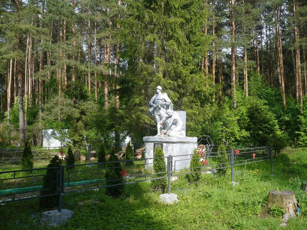 Братская могила советских воинов (Алабушево)