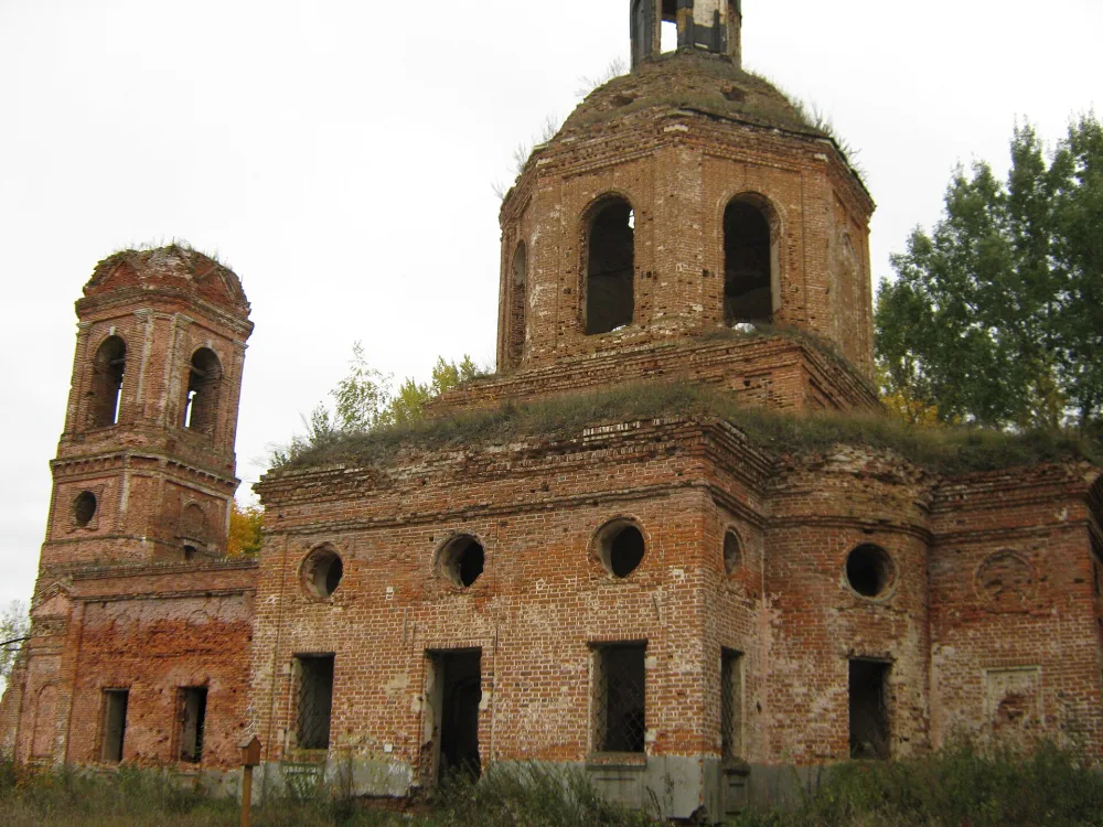 Церковь Троицы (Комарево)