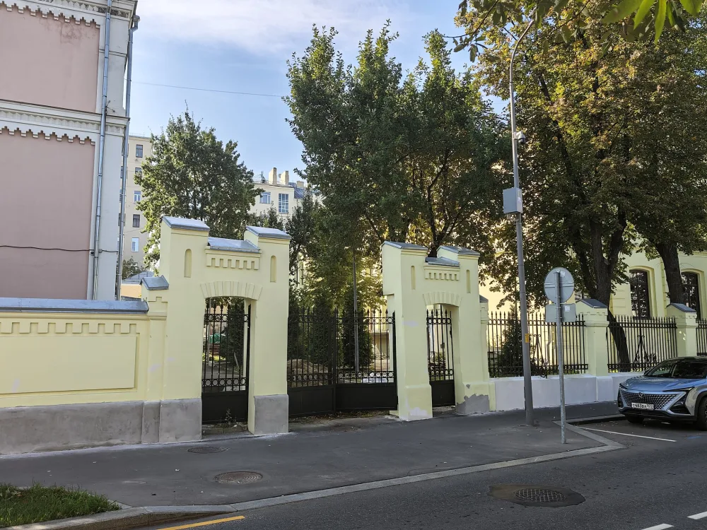 улица Большая Ордынка 47/7 ограда