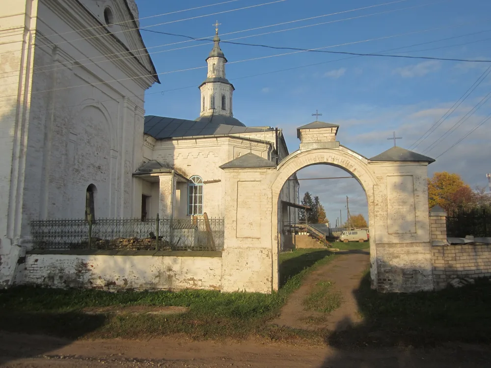 Ограда с воротами