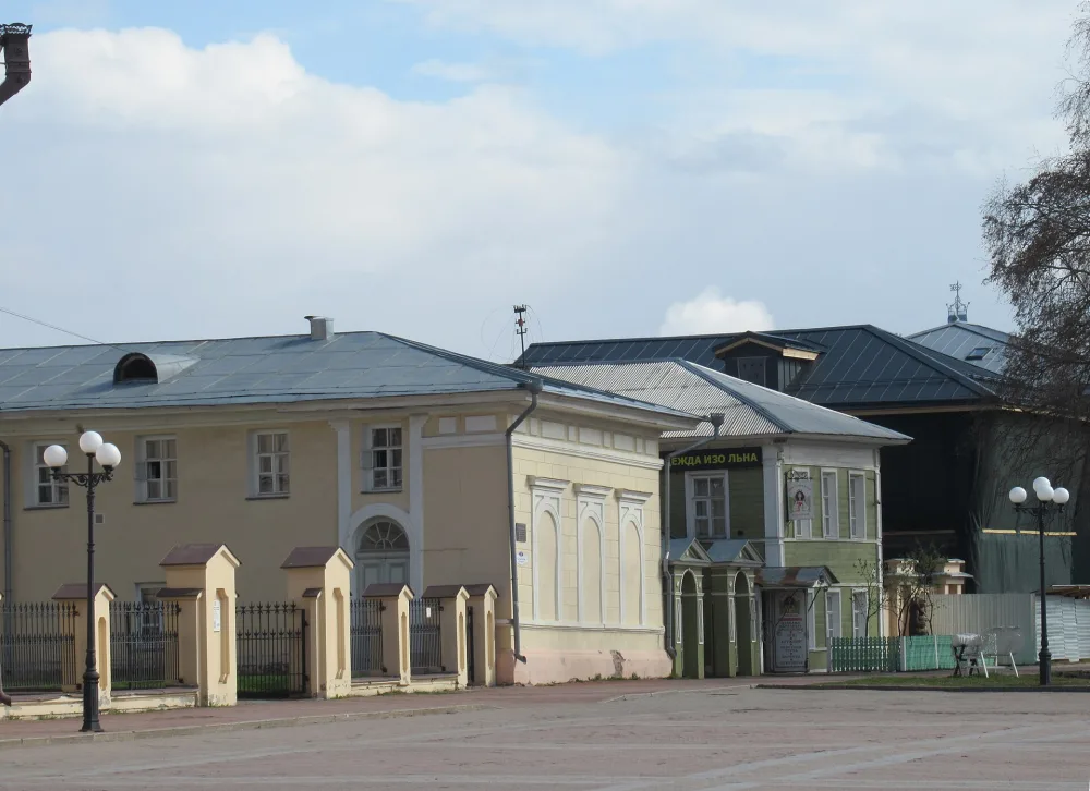 Флигель