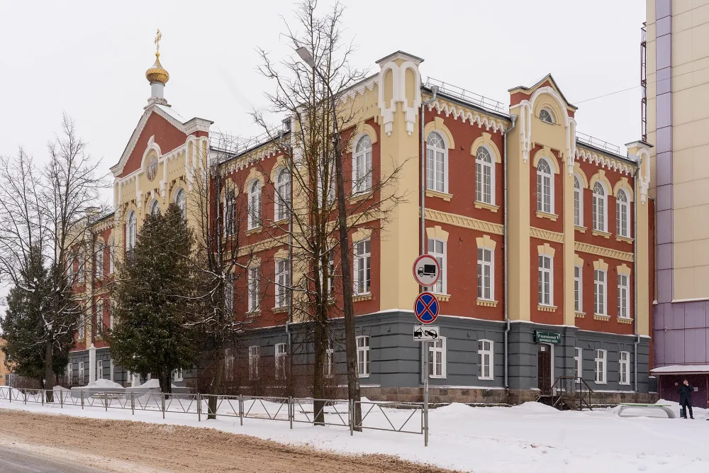 Здание духовного училища