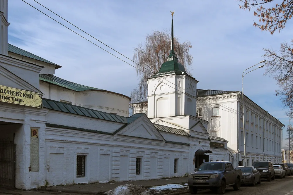 Корпус с угловой башней (Ярославль)