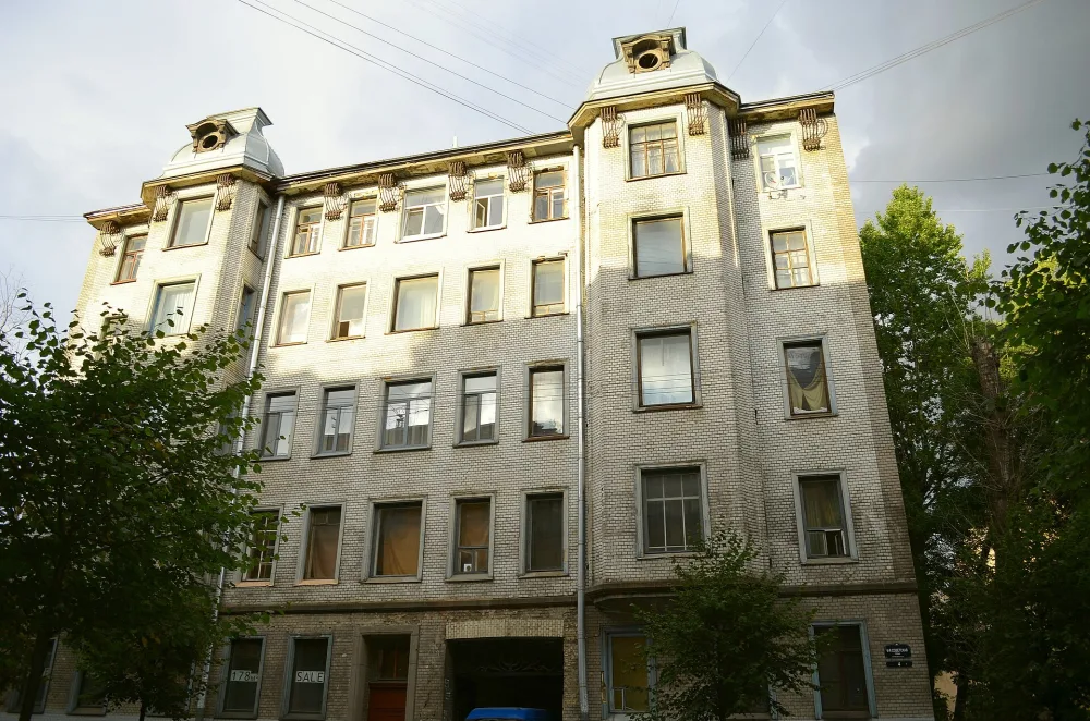 6-я Советская улица 4, Доходный дом С.Я. Смурова