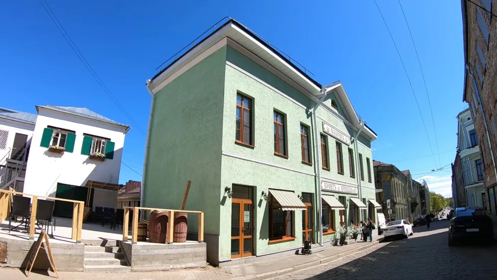 Подвалы, расположенные рядом с домом № 20 по Крепостной улице (Выборг)