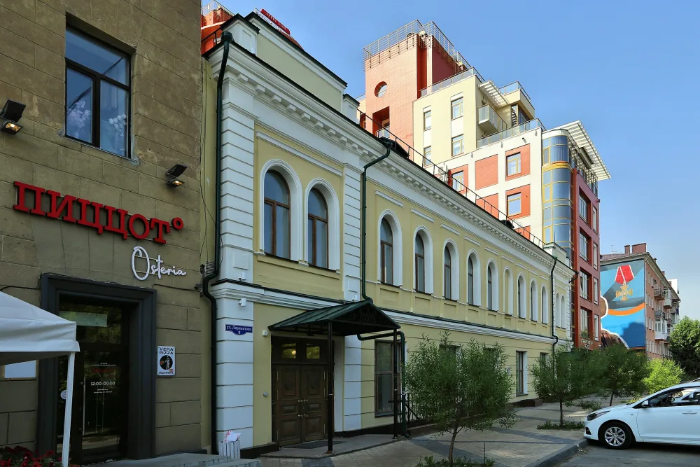 Дом Кузьмина (здание коммерческого клуба) (Омск)