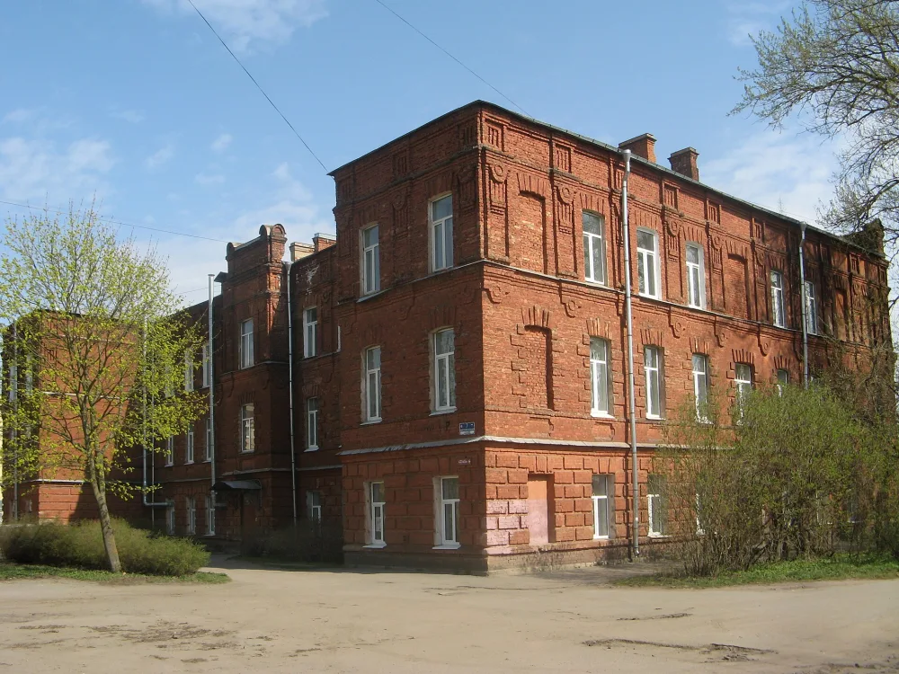 Жилой дом Адмиралтейских Ижорских заводов (дом ИТР, для инженеров и служащих) (Колпино)