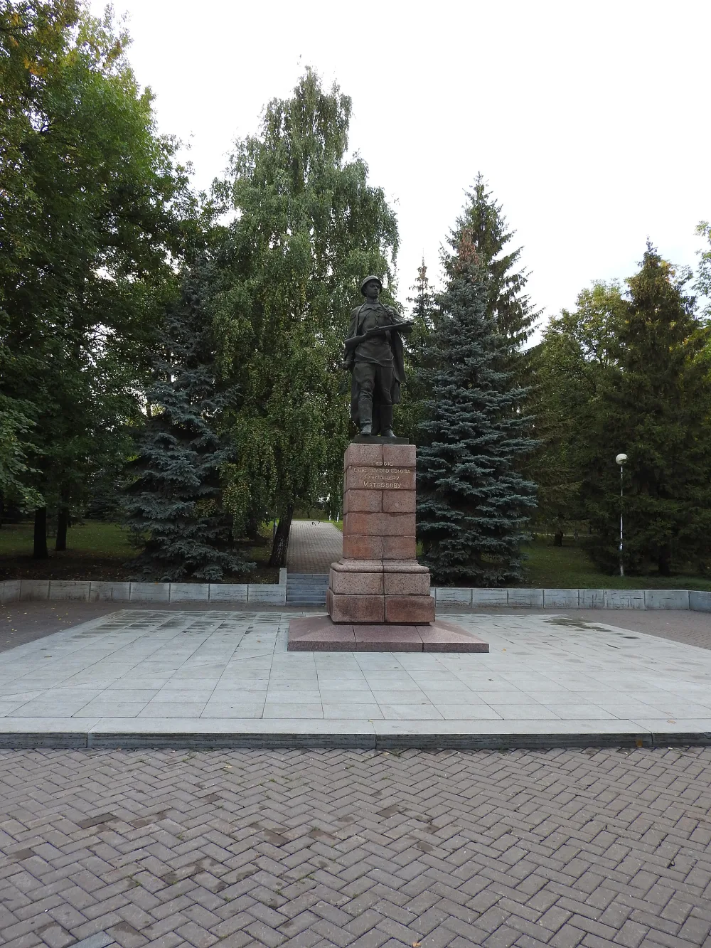 Памятник Матросову