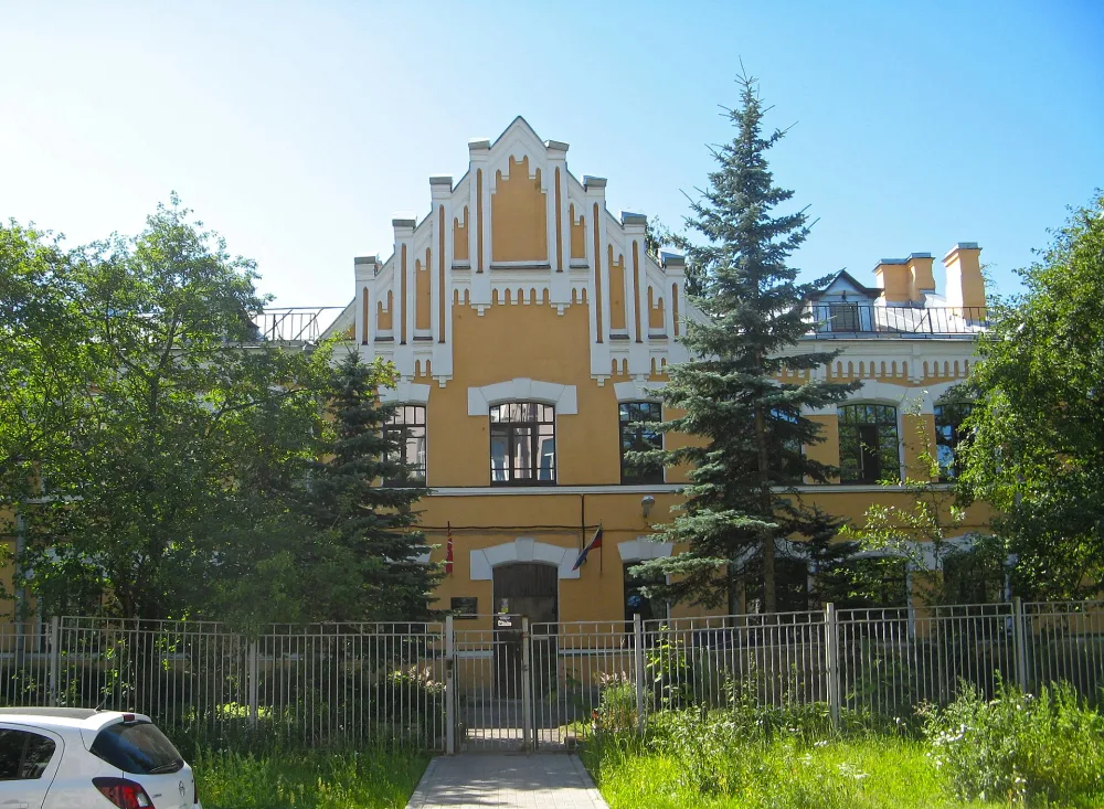 Здание приюта
