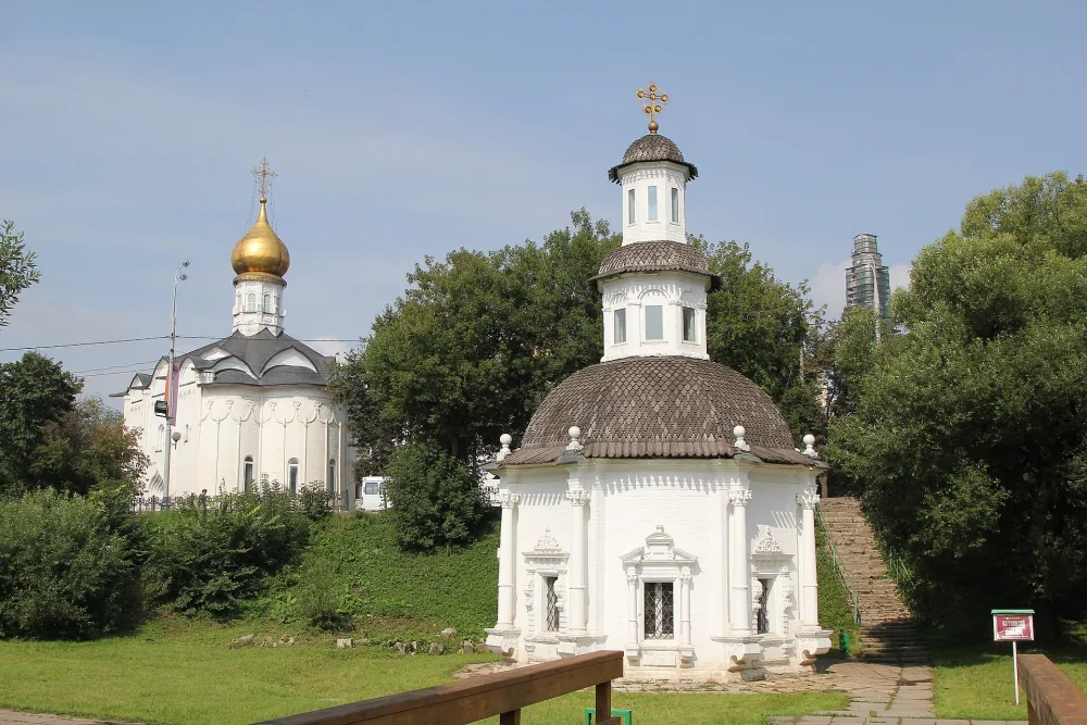 Пятницкая накладезная часовня «Сергиевский колодец» (Сергиев Посад)