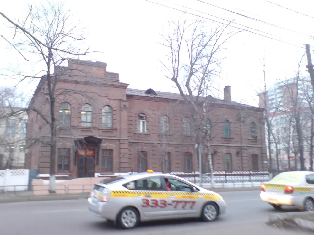 Здание частной женской гимназии — старейшего учебного заведения города для девочек (Уссурийск)