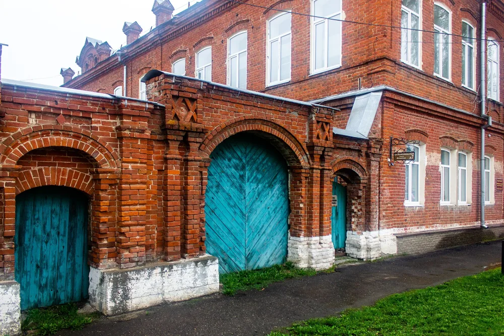 Кирпичные ворота (Варнавино)