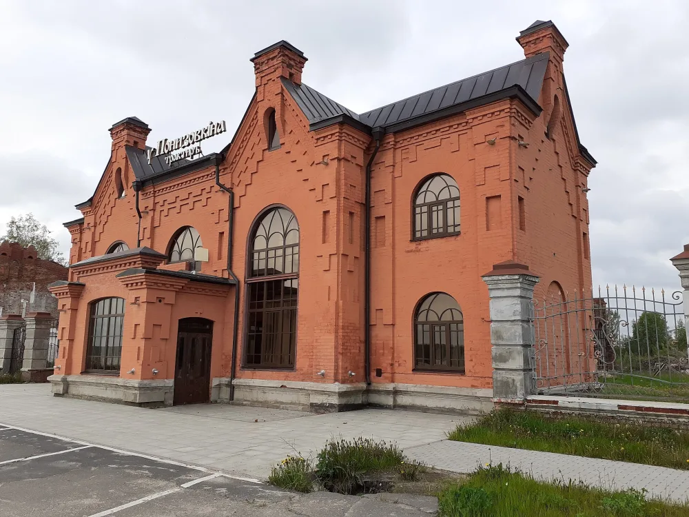 Общественная лавка (корпус проходной завода)