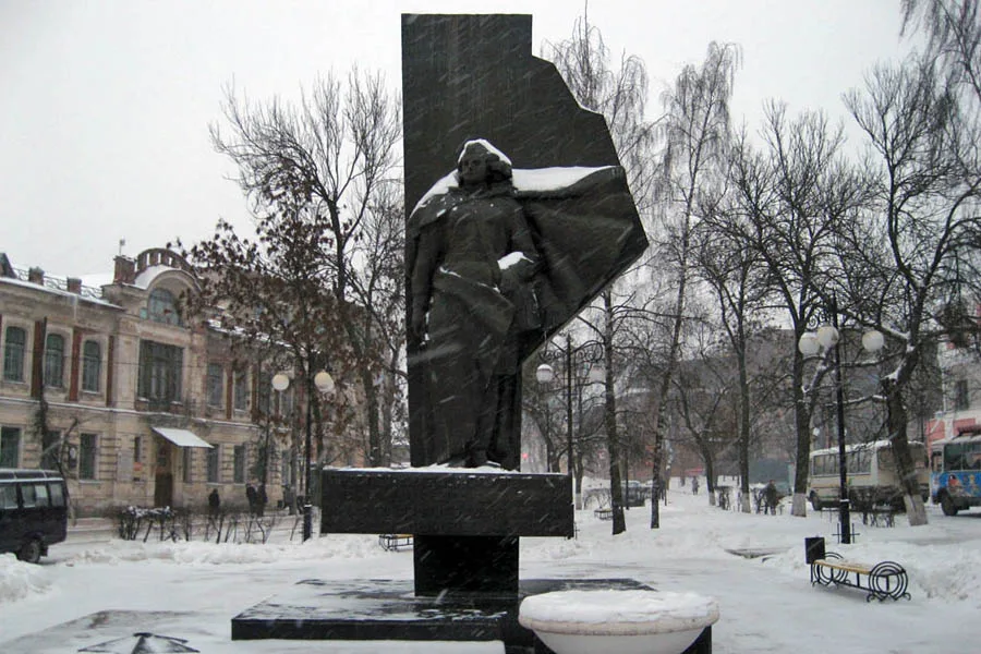 Памятник военным медицинским работникам