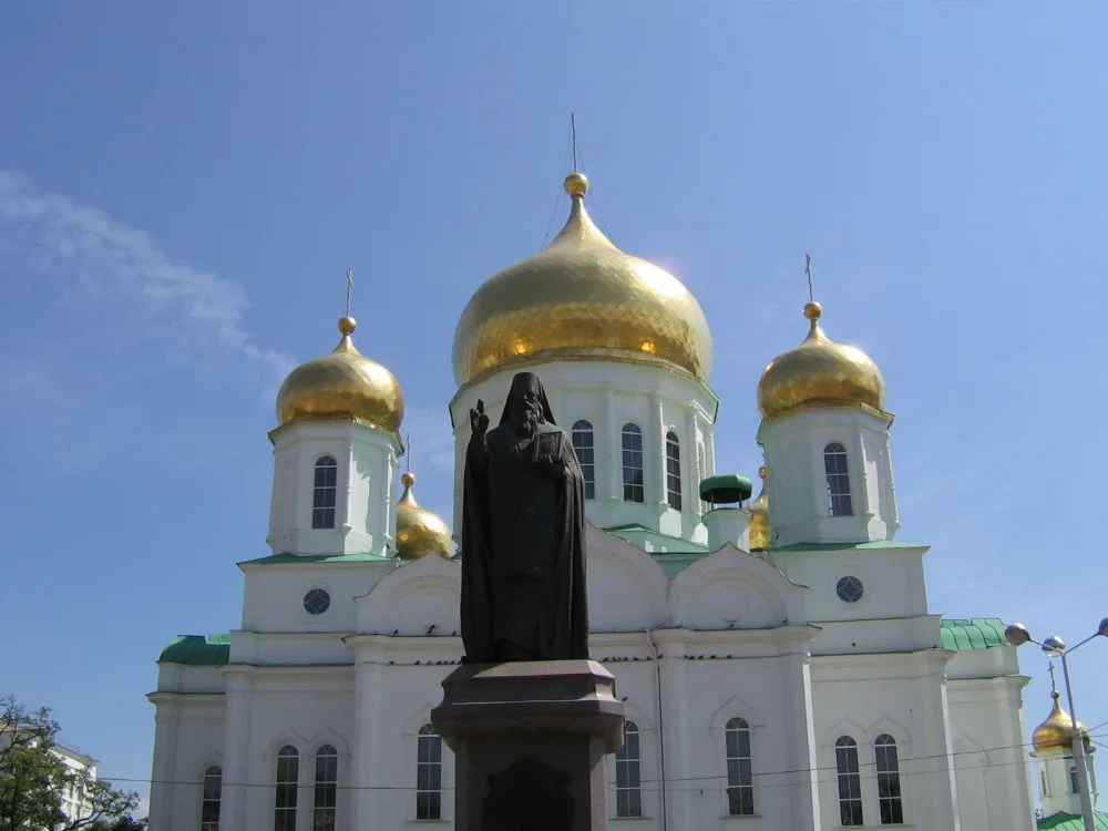 Памятник Димитрию Ростовскому