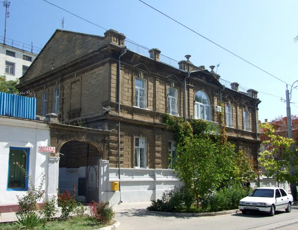 Gogolya Street, 18 (Yevpatoria)