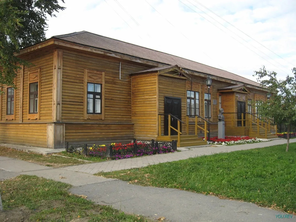 Ялуторовск улица Свободы 33