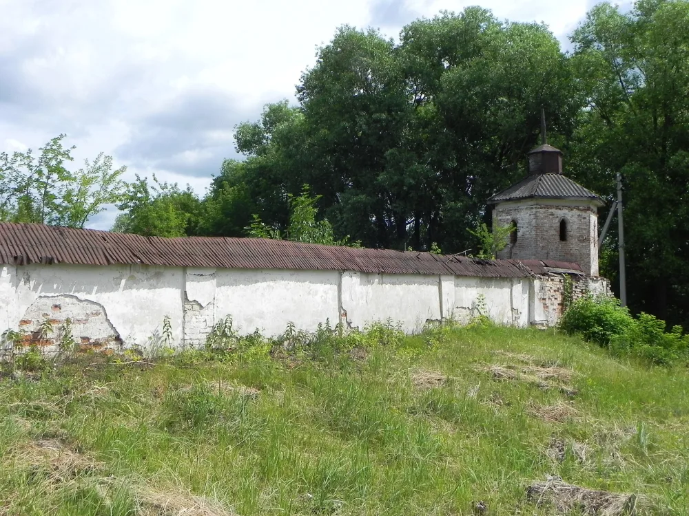 Ограда с башенками (Большевик)