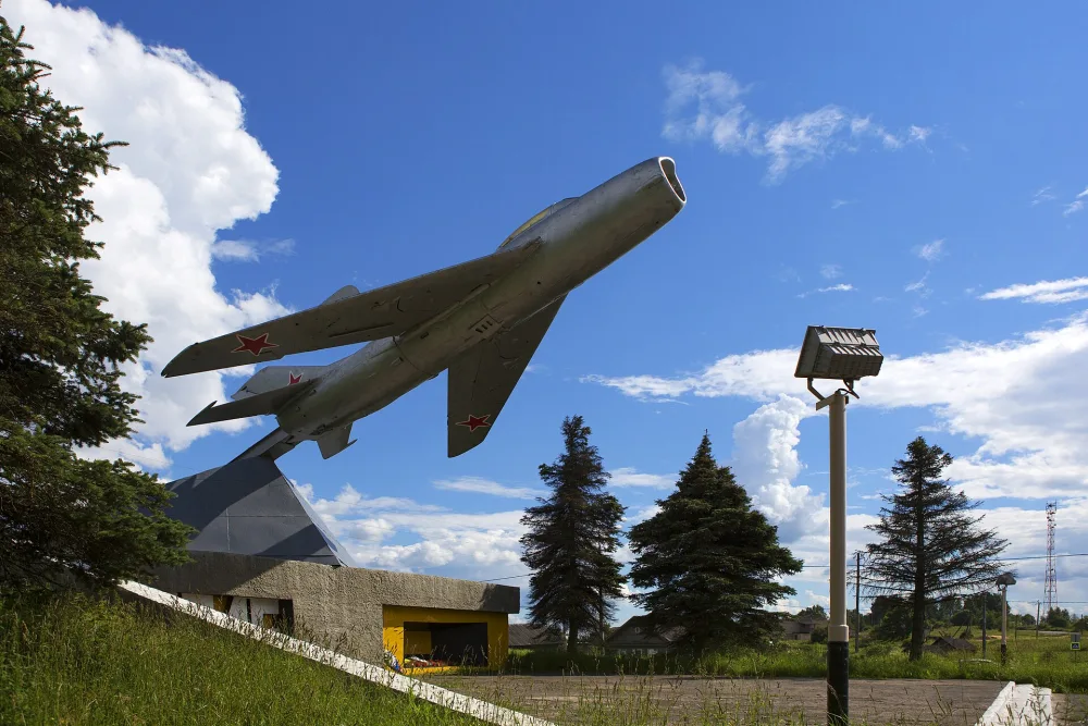 Памятник воинам-авиаторам 6-й воздушной армии Северо-Западного фронта (Ямская Слобода)