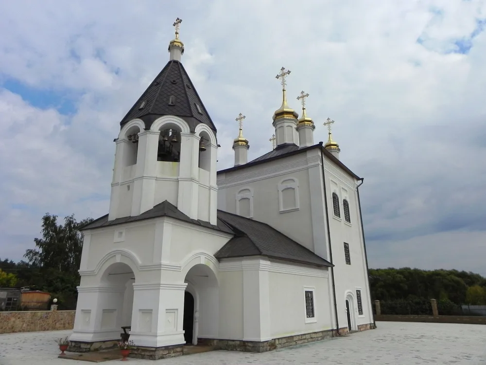 Церковь Пресвятой Троицы (Лужки)