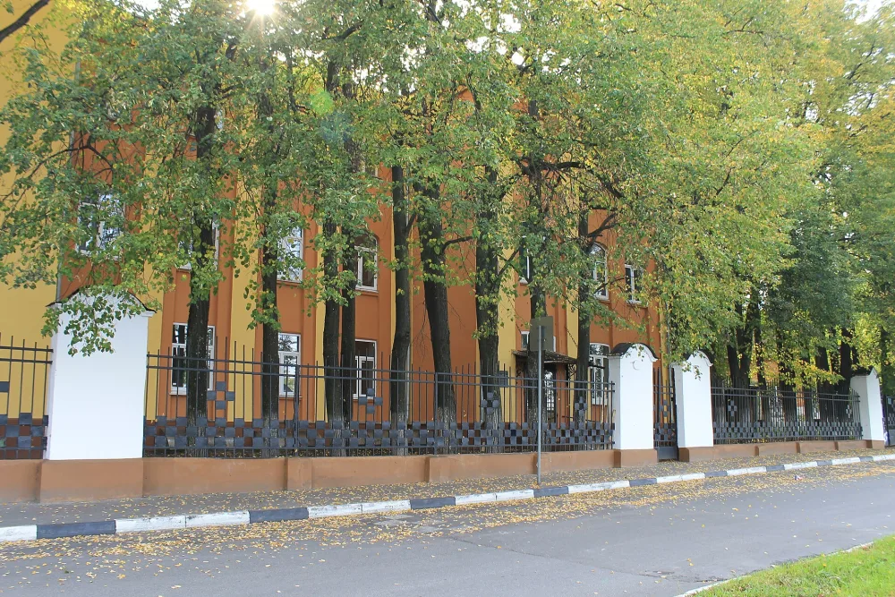 Больница Красного Креста, построенная на средства М. М. Рукавишникова