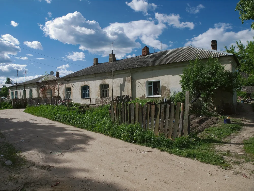 Восточный дом тюремщиков со службами (Боровск)