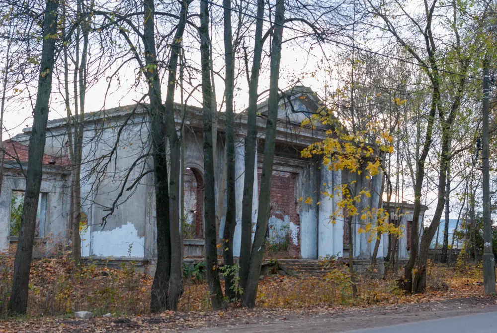 Здание училища в усадьбе Городище