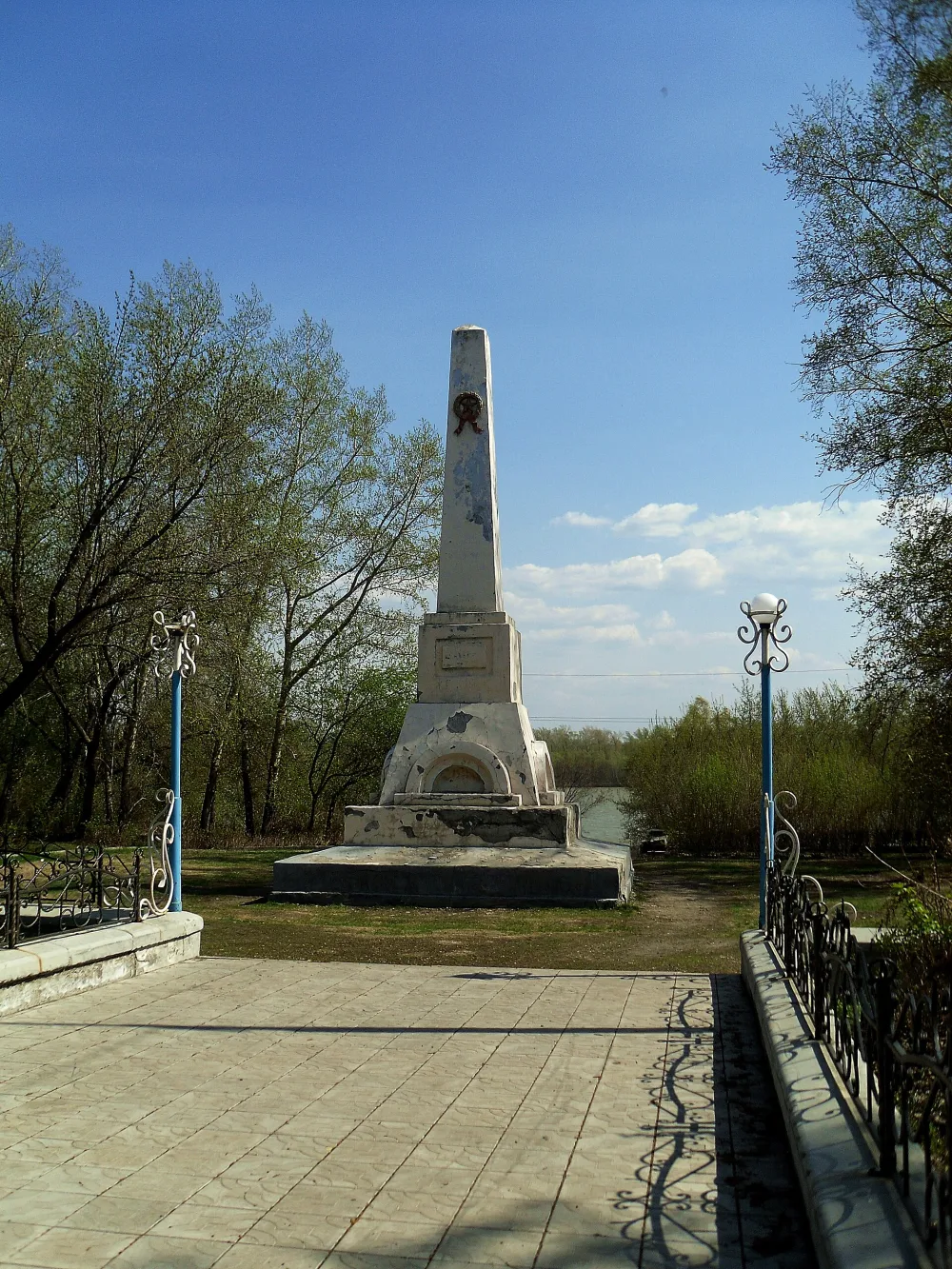 Обелиск на месте захоронения К.И. Фомченко