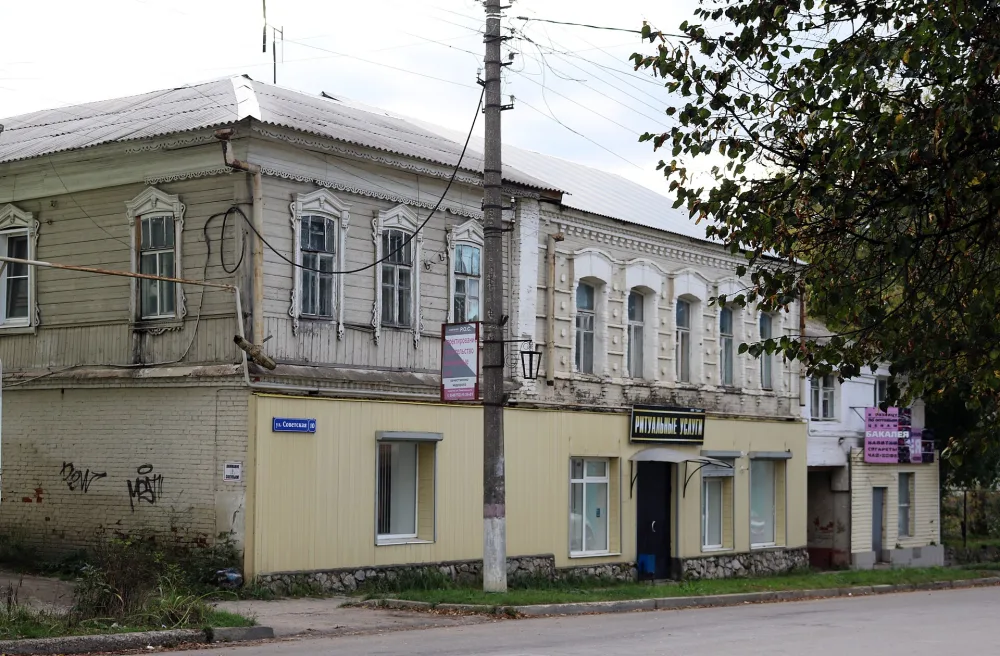 Дом жилой с торговым нижним этажом (Алексин)