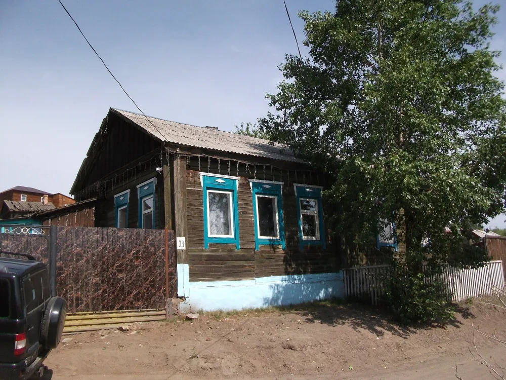 Дом, в котором жил секретарь Троицкосавского совета А.В. Назимов, расстрелянный в 1918 году белогвардейцами (Кяхта)