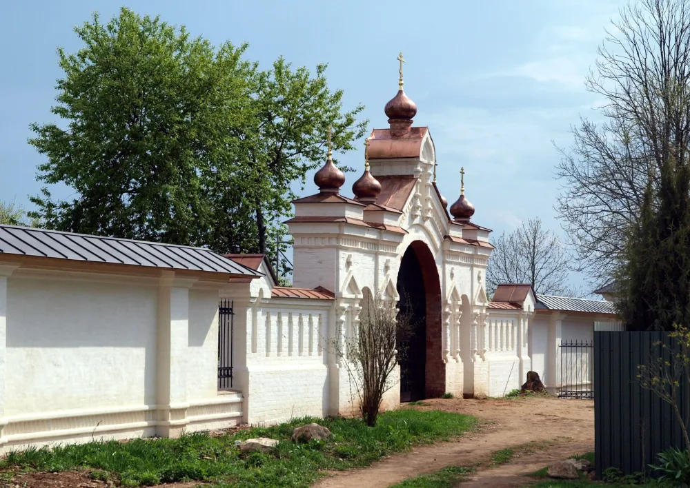 Ворота ограды (Верея)